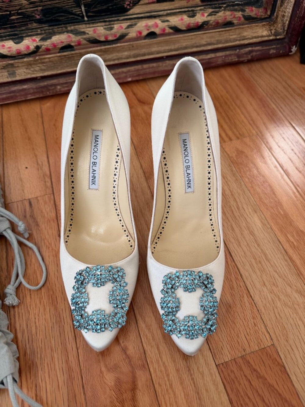 Manolo Blahnik HANGISI Bridal 90 White Satin Jewel Buckle Pumps (MSRP: $1475) - Picture 3 of 7